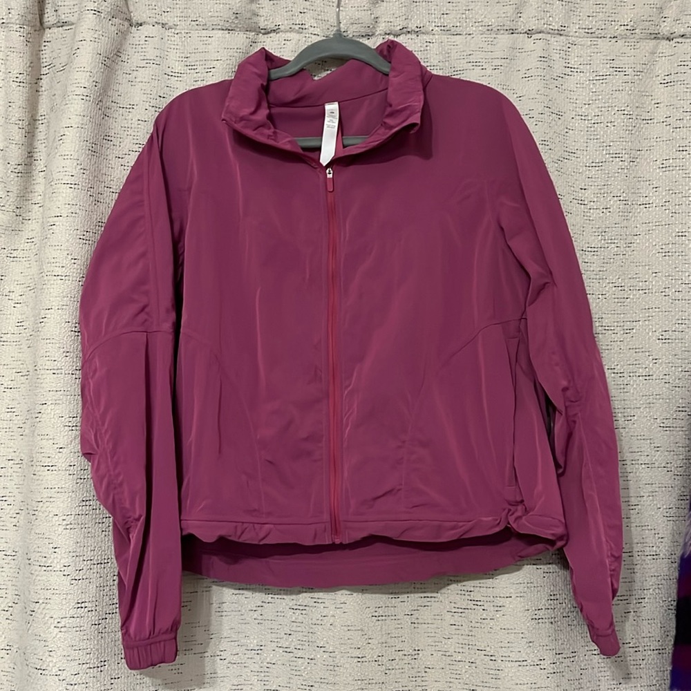 Lululemon pink windbreaker- size 8
